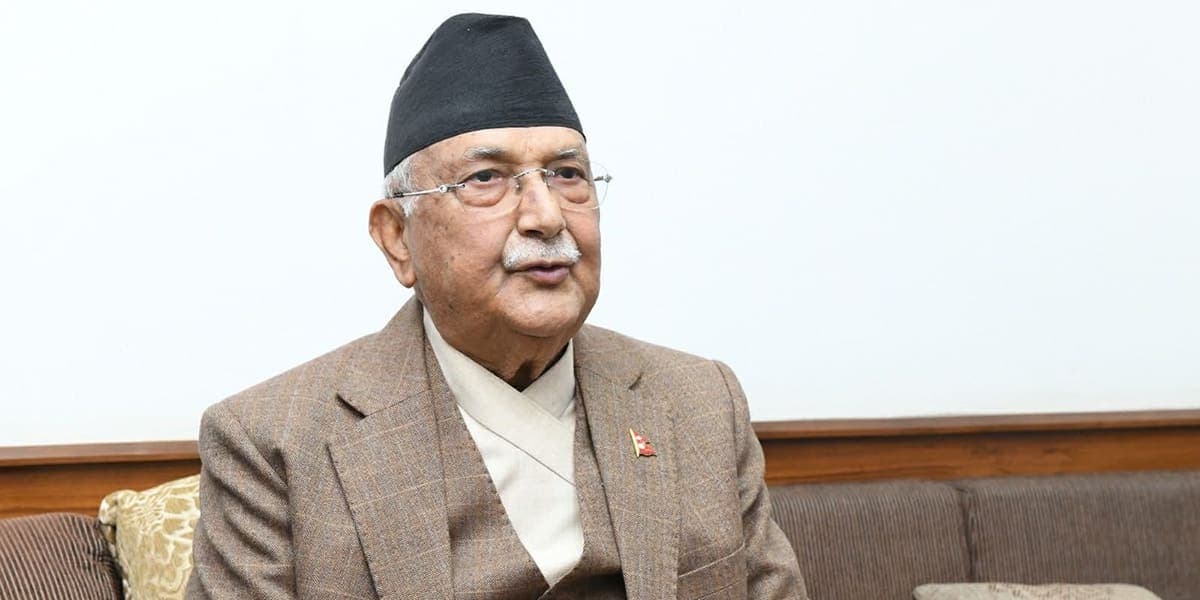 एमाले अध्यक्ष ओलीले सुदूरपश्चिमका सांसदहरुसंग छलफल गर्दै