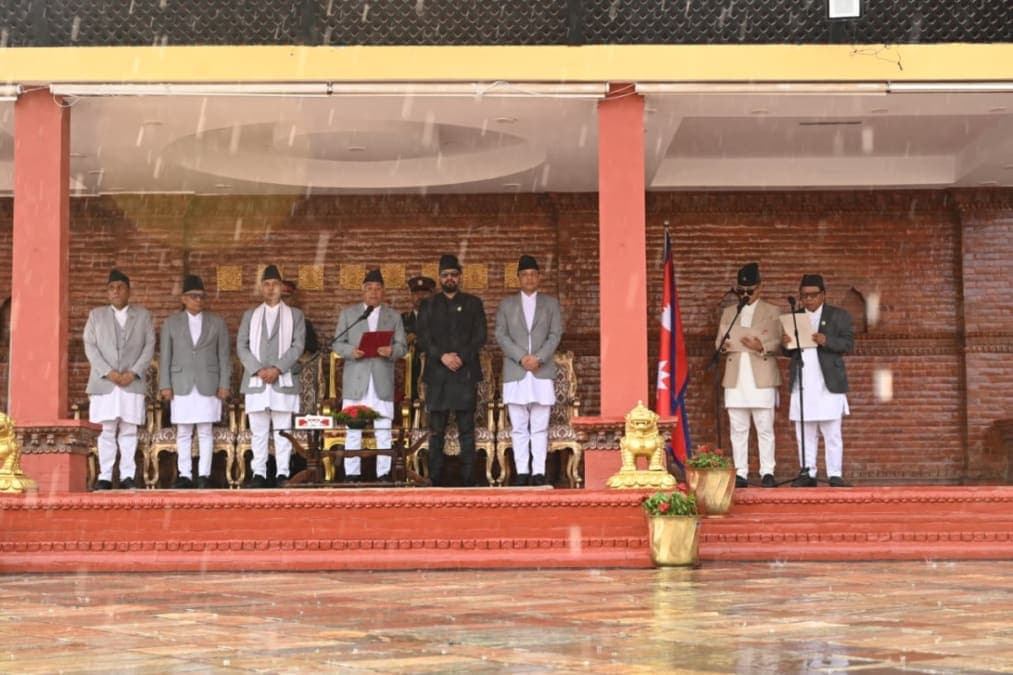 गुरुङ र पुन मन्त्रीमा नियुक्त, शपथ ग्रहण सम्पन्न