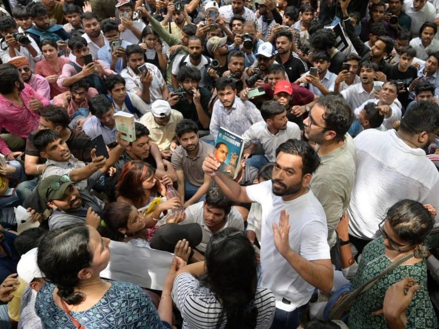 विद्यार्थी आन्दोलन चर्कियो, राजधानी दिल्लीमा तनाव