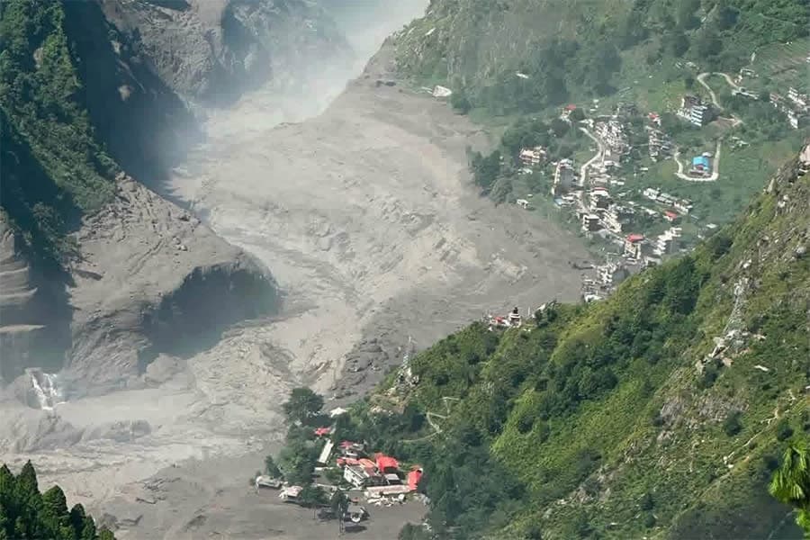 रसुवागढी भन्सारका प्रमुखसहित २५ कर्मचारी सम्पर्कमा