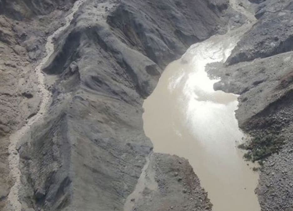 नेपाल–चीन सीमामा पहिरोले बनेको कृत्रिम ताल भरिएपछि पानी बग्न थाल्यो, जोखिम कम रहेको चिनियाँ अधिकारीको भनाइ