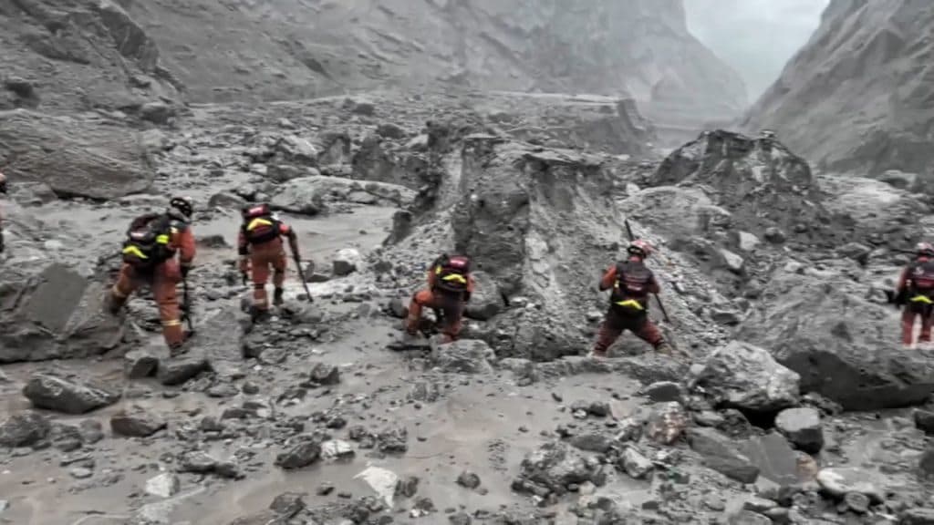 केरुङमा भीषण बाढी, १ सय ४ नेपाली सम्पर्कविहीन