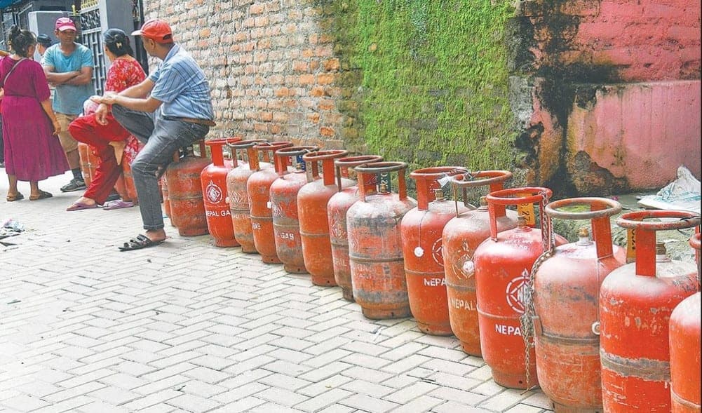 एलपी ग्यासमा गरिएको १०५ रुपैयाँ मूल्यवृद्धि तत्काल खारेज गर्न राष्ट्रिय उपभोक्ता मञ्चको माग