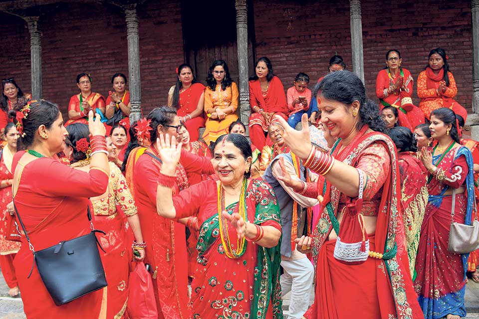 आज दर खाएसँगै तीज पर्व शुरु