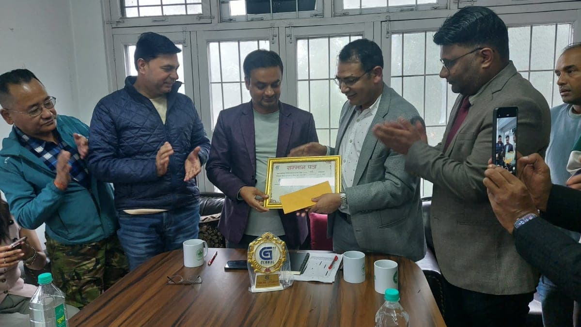 ग्लोबल टोलिभिजनको उत्कृष्ट कर्मचारीमा आचार्य सम्मानीत