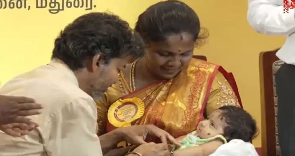तमिलनाडुमा सरकारी अस्पतालमा जन्मिने शिशुलाई सुनको औंठी उपहार